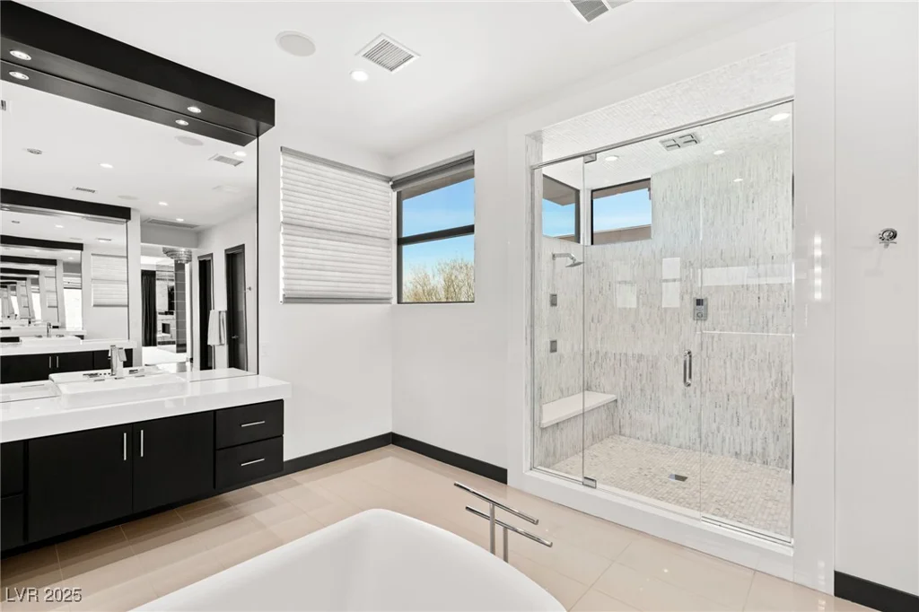 39 Coralwood, Las Vegas, NV 89135
