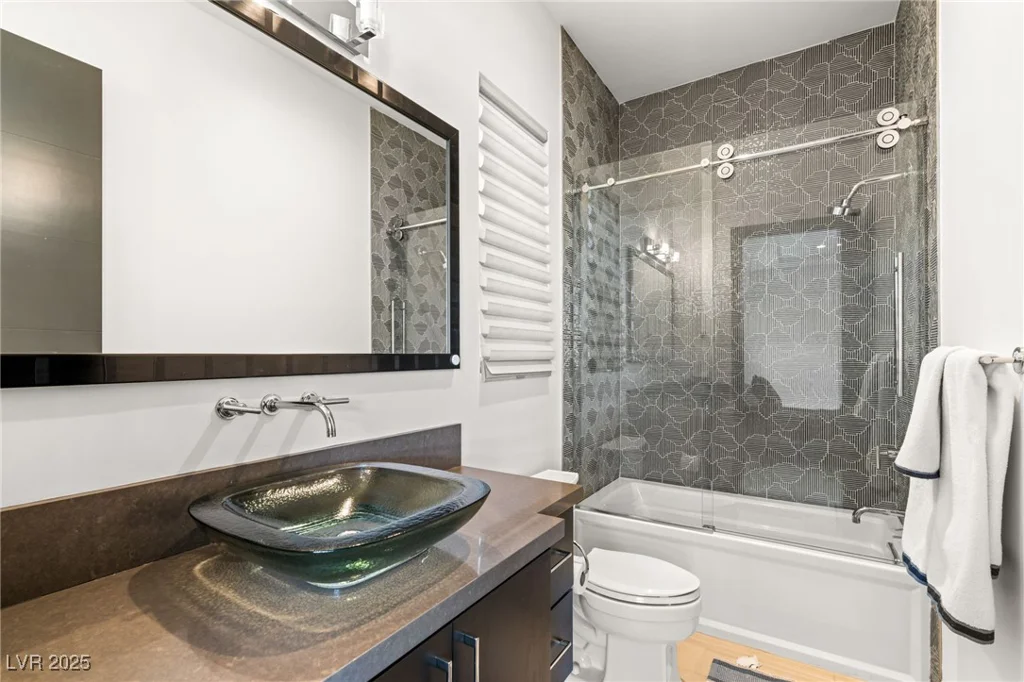 39 Coralwood, Las Vegas, NV 89135