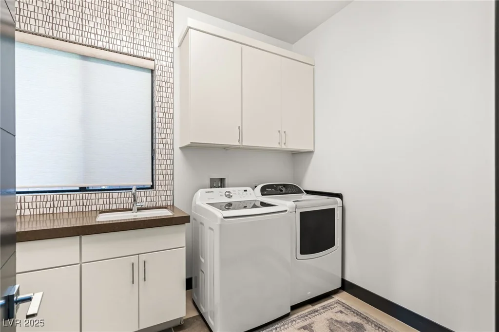 39 Coralwood, Las Vegas, NV 89135