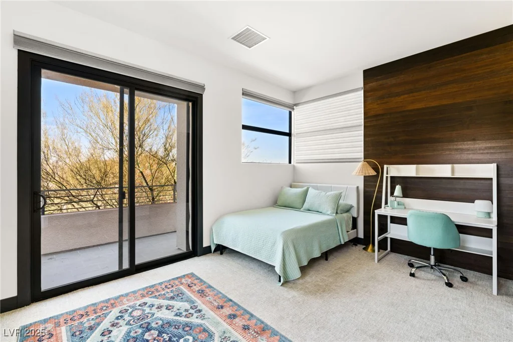 39 Coralwood, Las Vegas, NV 89135