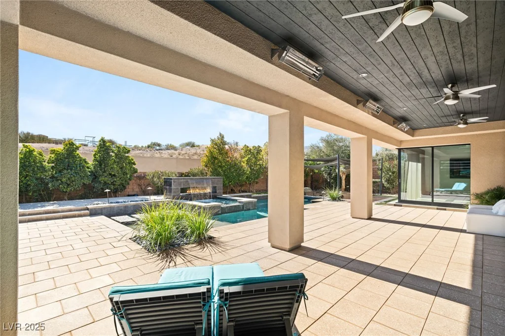 39 Coralwood, Las Vegas, NV 89135
