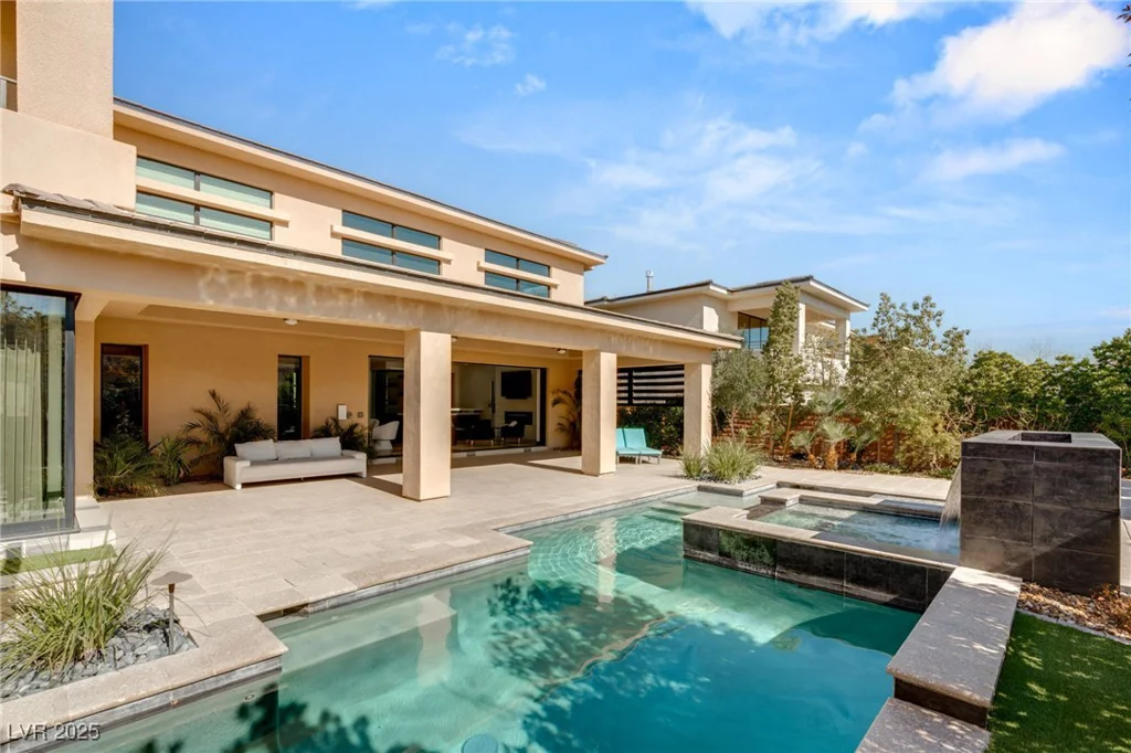 39 Coralwood, Las Vegas, NV 89135