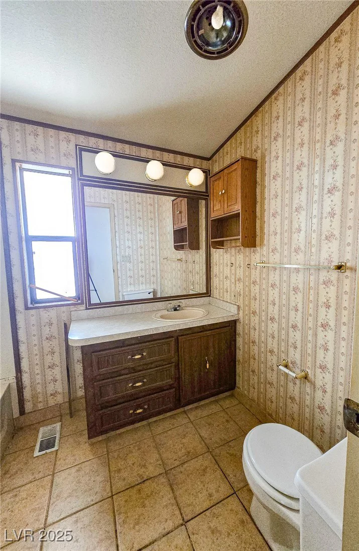 121 Tonopah, Pahrump, NV 89048