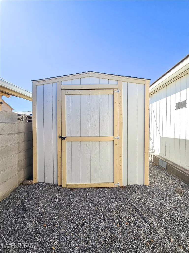121 Tonopah, Pahrump, NV 89048