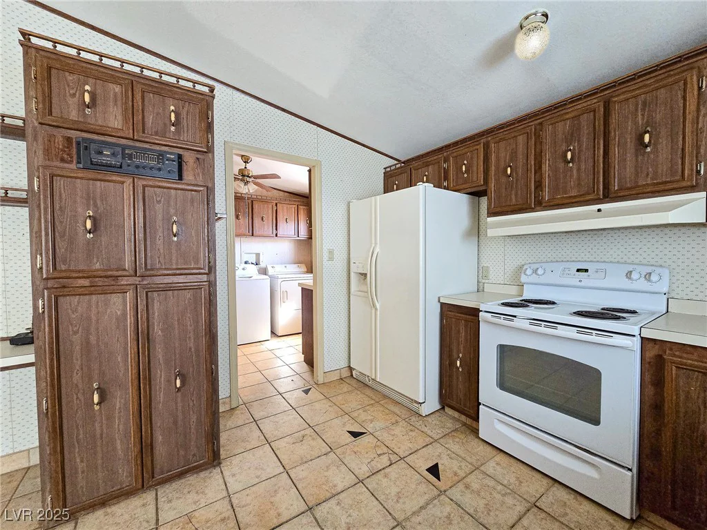 121 Tonopah, Pahrump, NV 89048