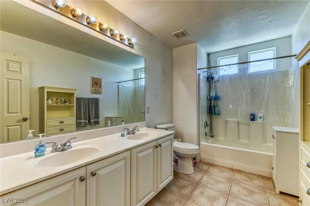 9692 Waukegan, Las Vegas, NV 89148