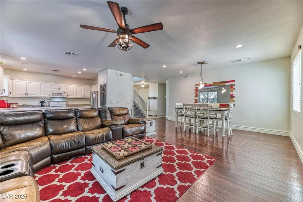 9692 Waukegan, Las Vegas, NV 89148