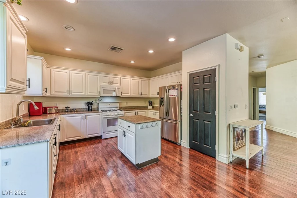 9692 Waukegan, Las Vegas, NV 89148