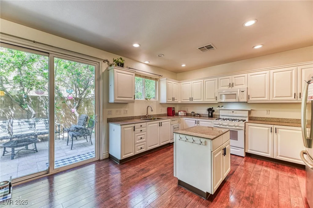 9692 Waukegan, Las Vegas, NV 89148