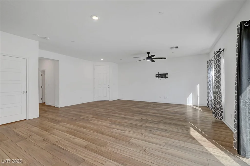 7204 N Decatur, North Las Vegas, NV 89131