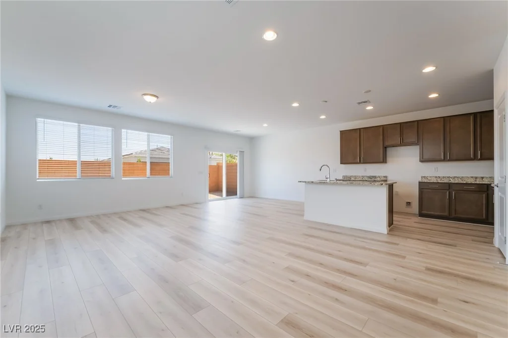 8131 Beebrush, Las Vegas, NV 89113