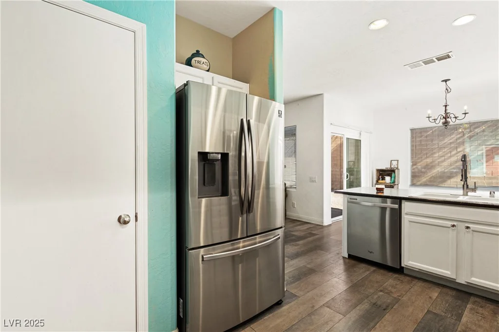 2664 Strichen, Henderson, NV 89044