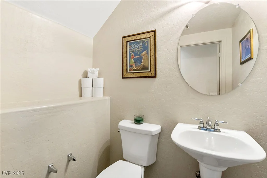 2664 Strichen, Henderson, NV 89044