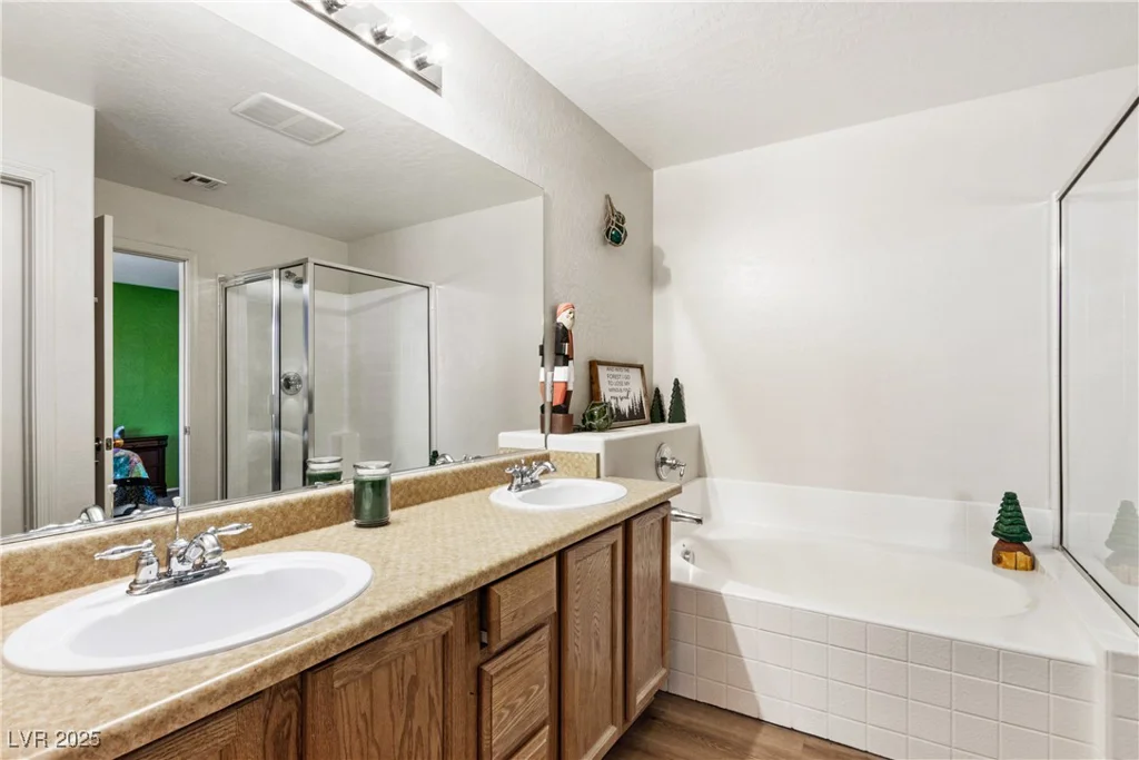 2664 Strichen, Henderson, NV 89044