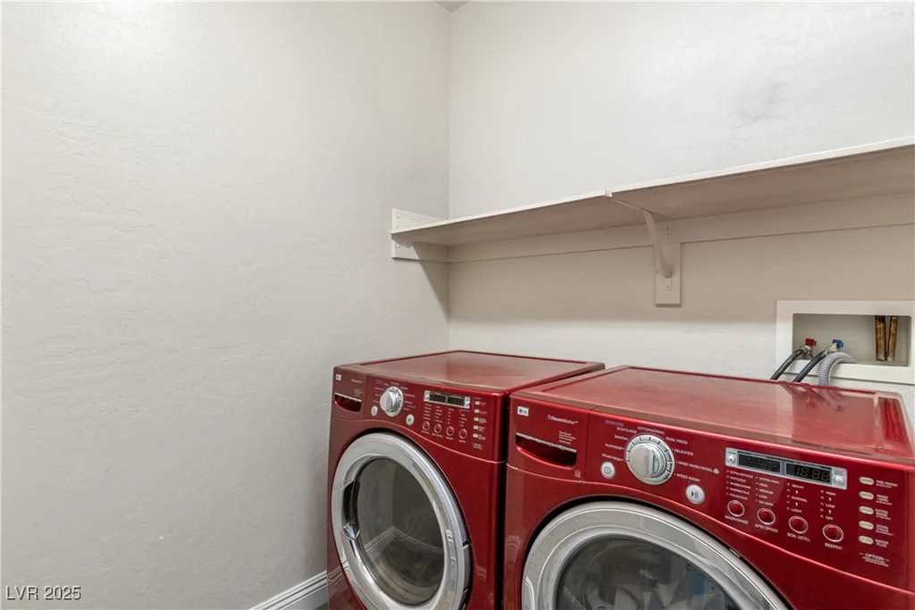 2664 Strichen, Henderson, NV 89044