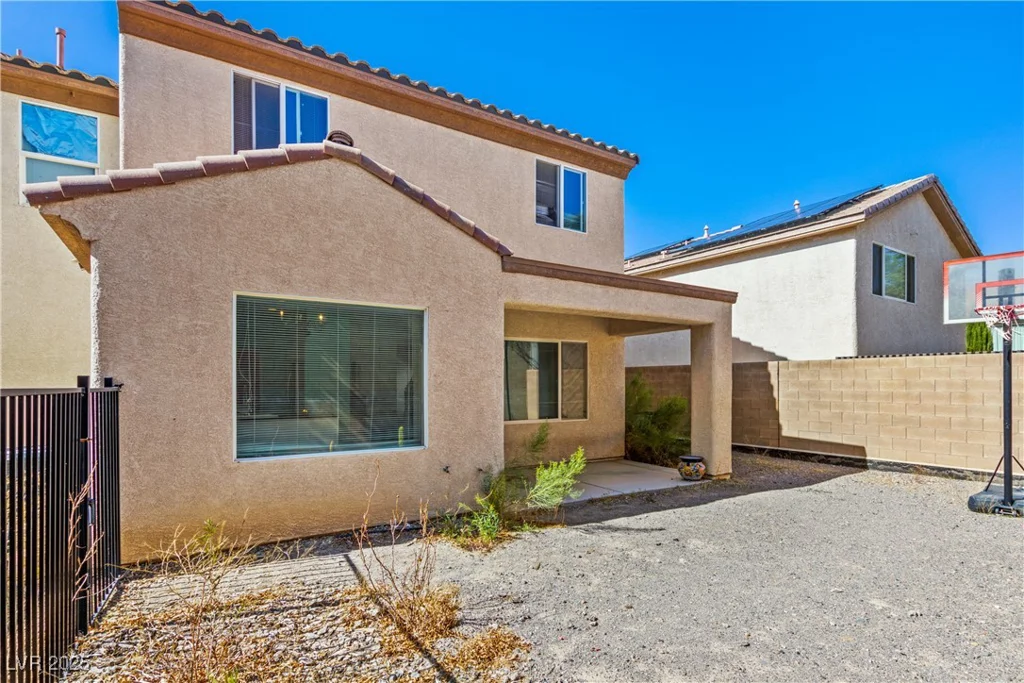 2664 Strichen, Henderson, NV 89044