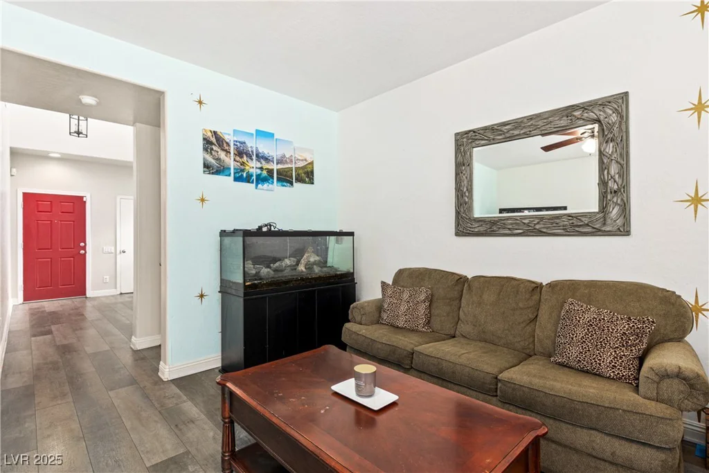 2664 Strichen, Henderson, NV 89044