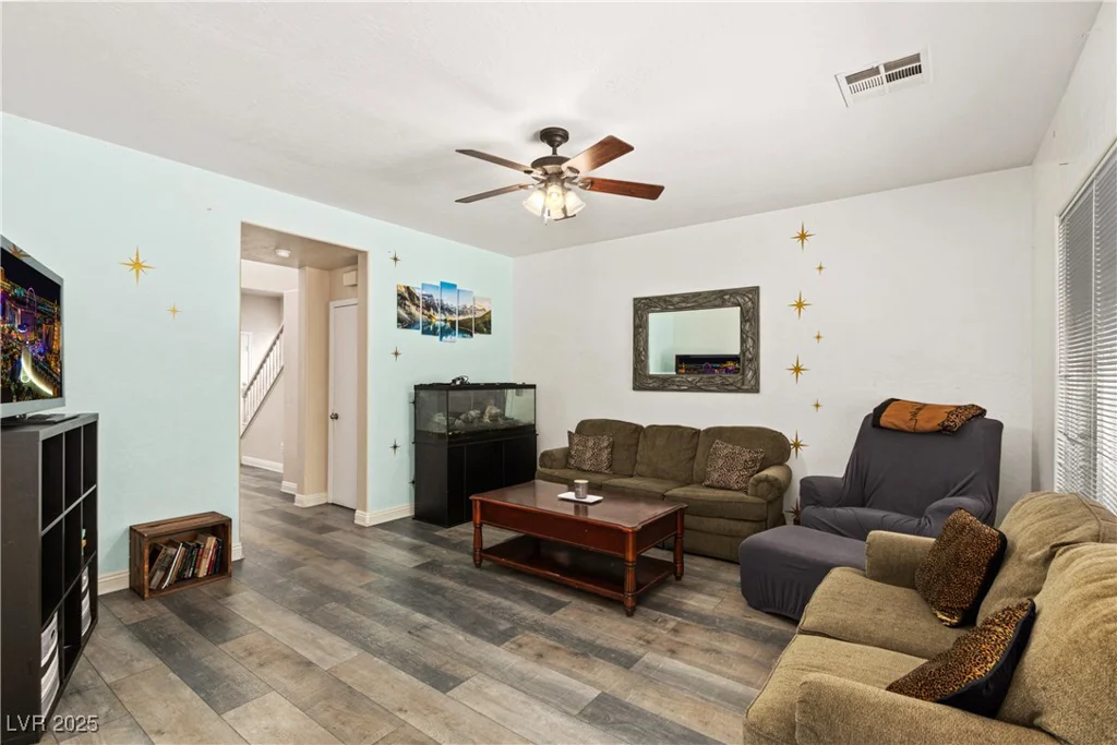 2664 Strichen, Henderson, NV 89044