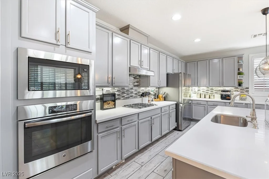 1112 Adobe Creek, North Las Vegas, NV 89084