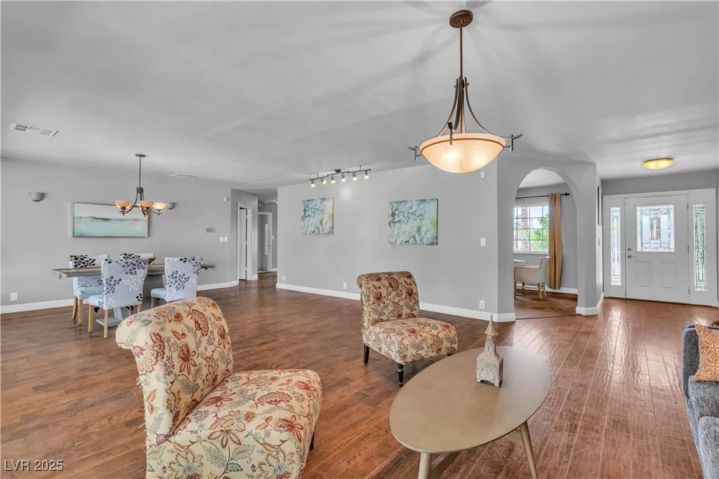 4678 Saddle, Las Vegas, NV 89119