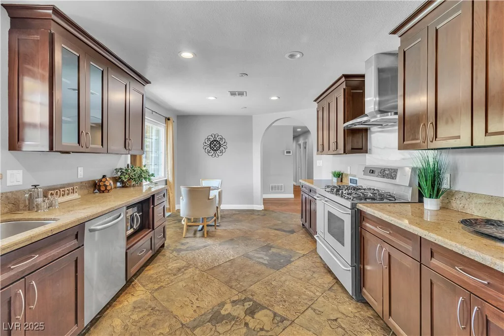 4678 Saddle, Las Vegas, NV 89119