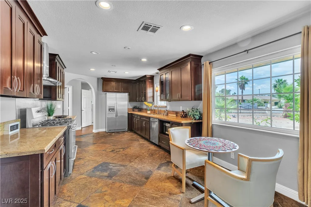 4678 Saddle, Las Vegas, NV 89119