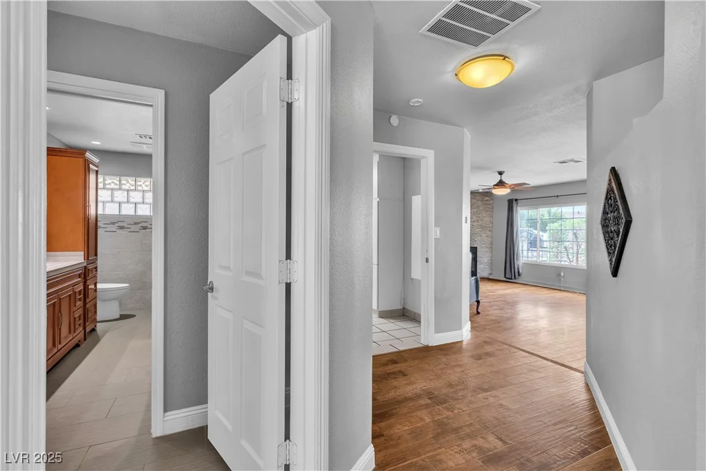 4678 Saddle, Las Vegas, NV 89119