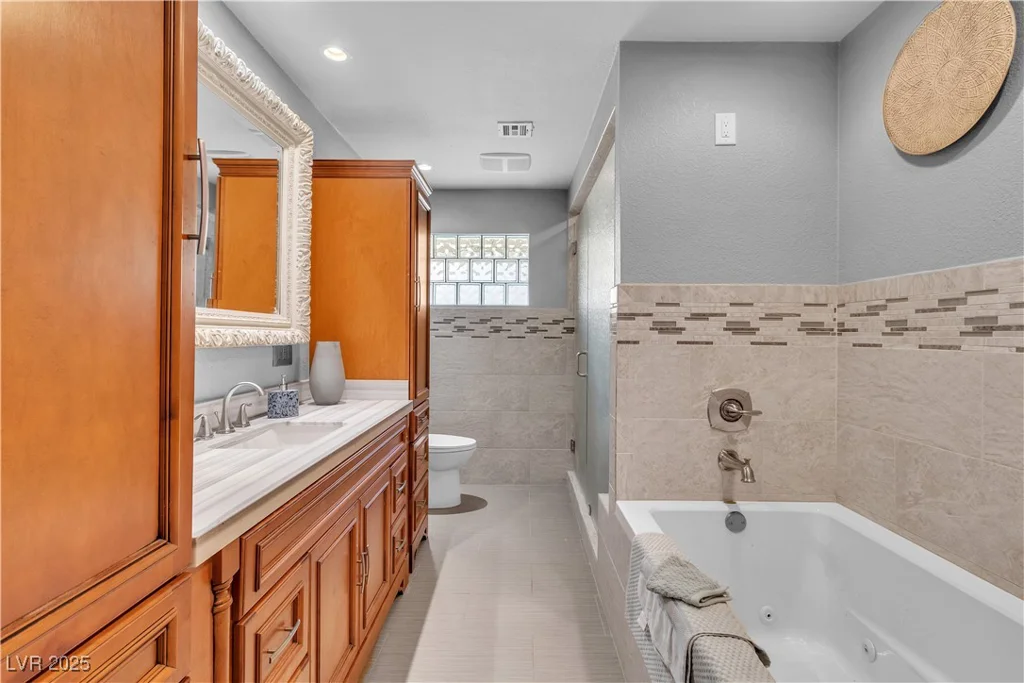 4678 Saddle, Las Vegas, NV 89119