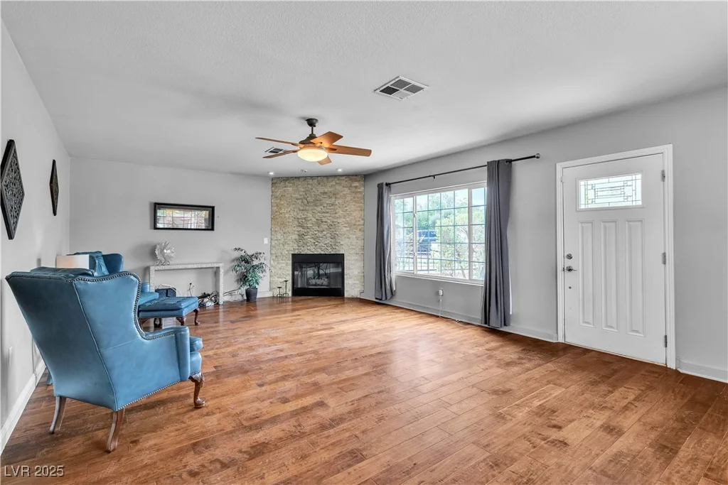 4678 Saddle, Las Vegas, NV 89119