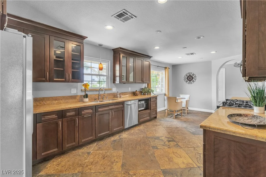 4678 Saddle, Las Vegas, NV 89119