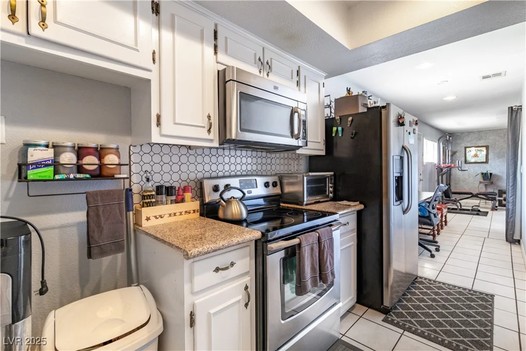 4678 Saddle, Las Vegas, NV 89119