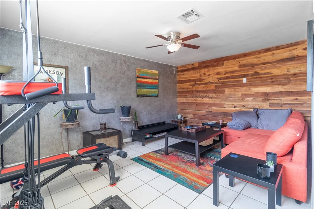 4678 Saddle, Las Vegas, NV 89119