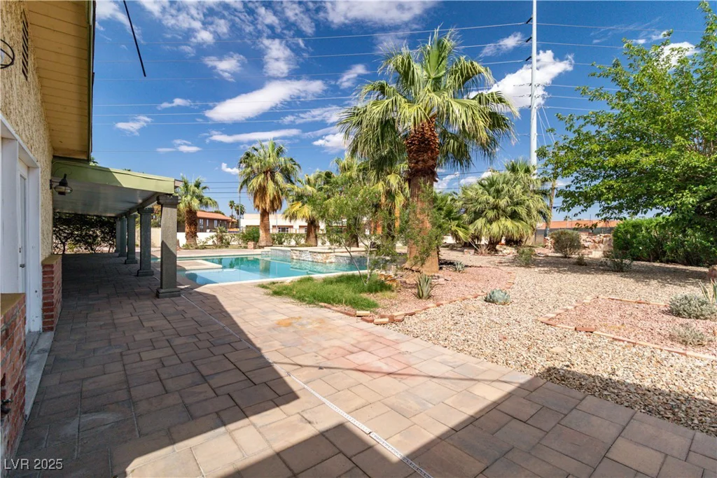 4678 Saddle, Las Vegas, NV 89119