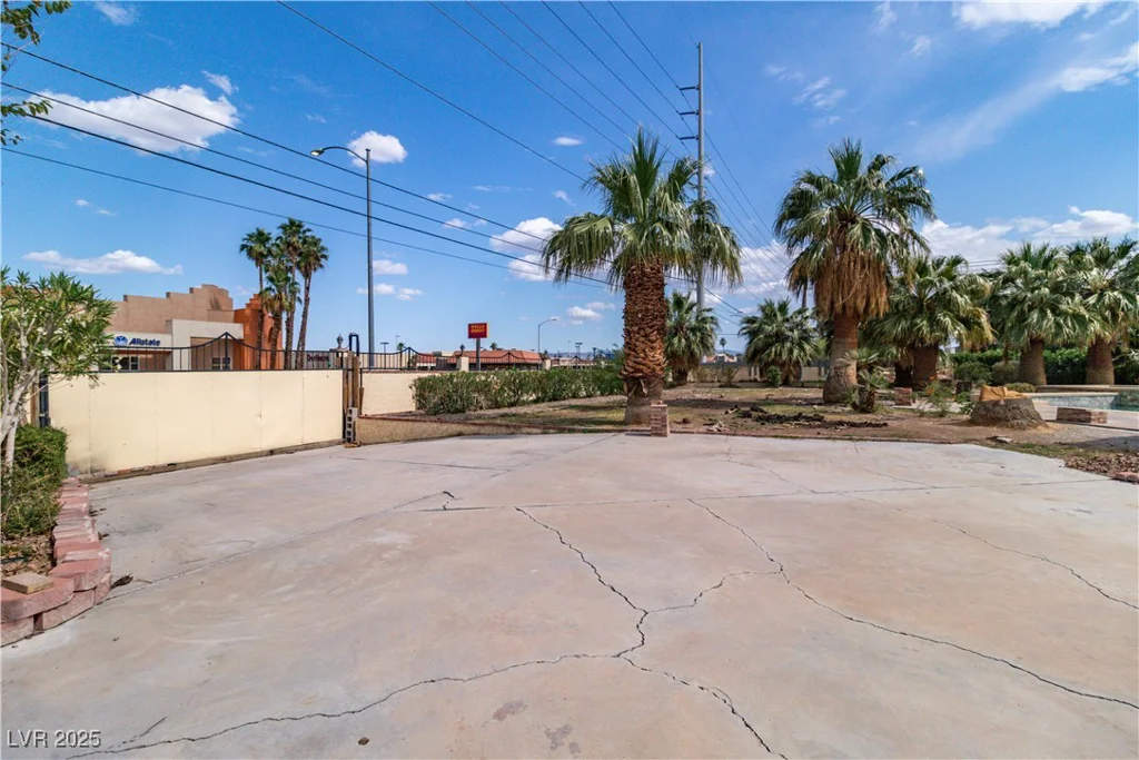4678 Saddle, Las Vegas, NV 89119