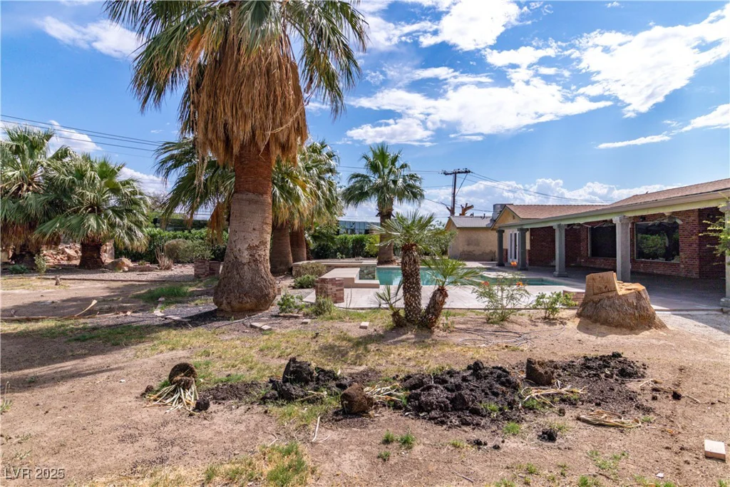 4678 Saddle, Las Vegas, NV 89119