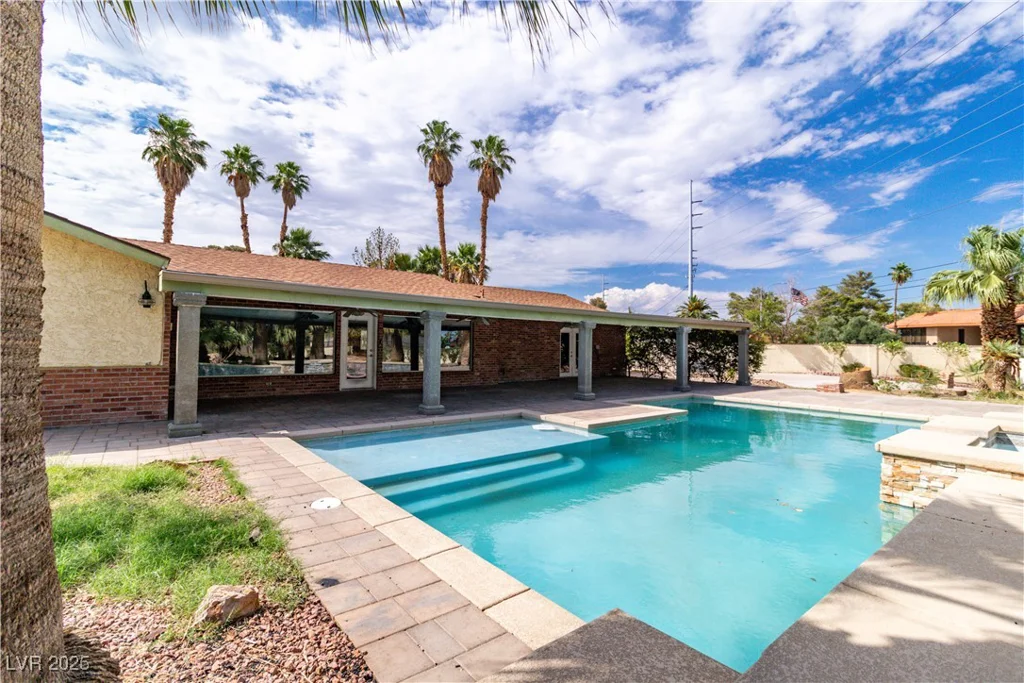 4678 Saddle, Las Vegas, NV 89119