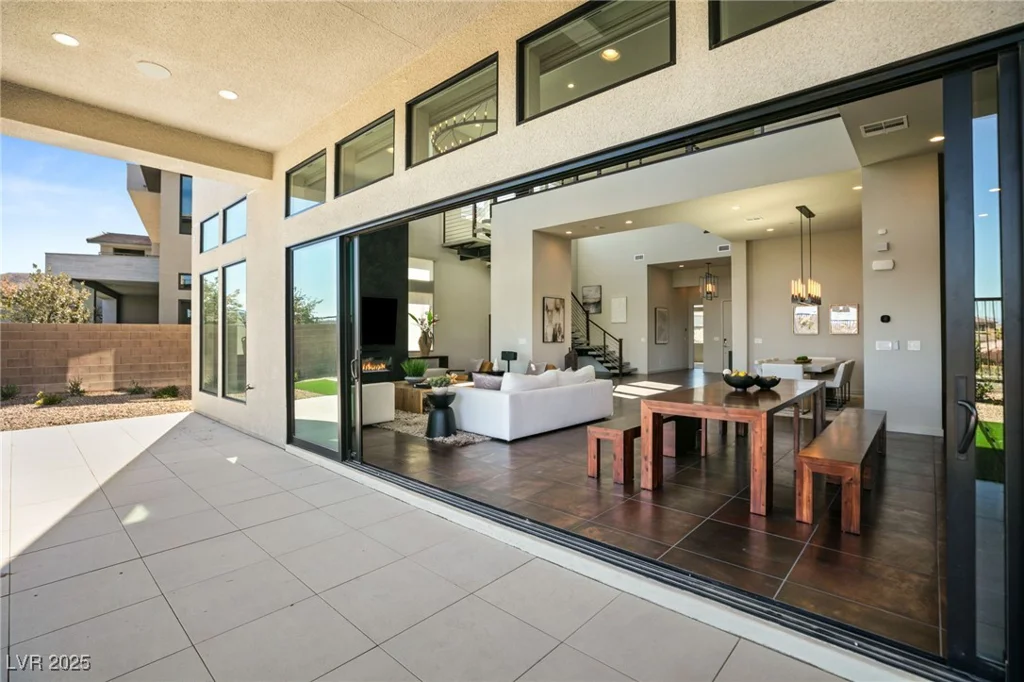 10655 Patina Hills, Las Vegas, NV 89135