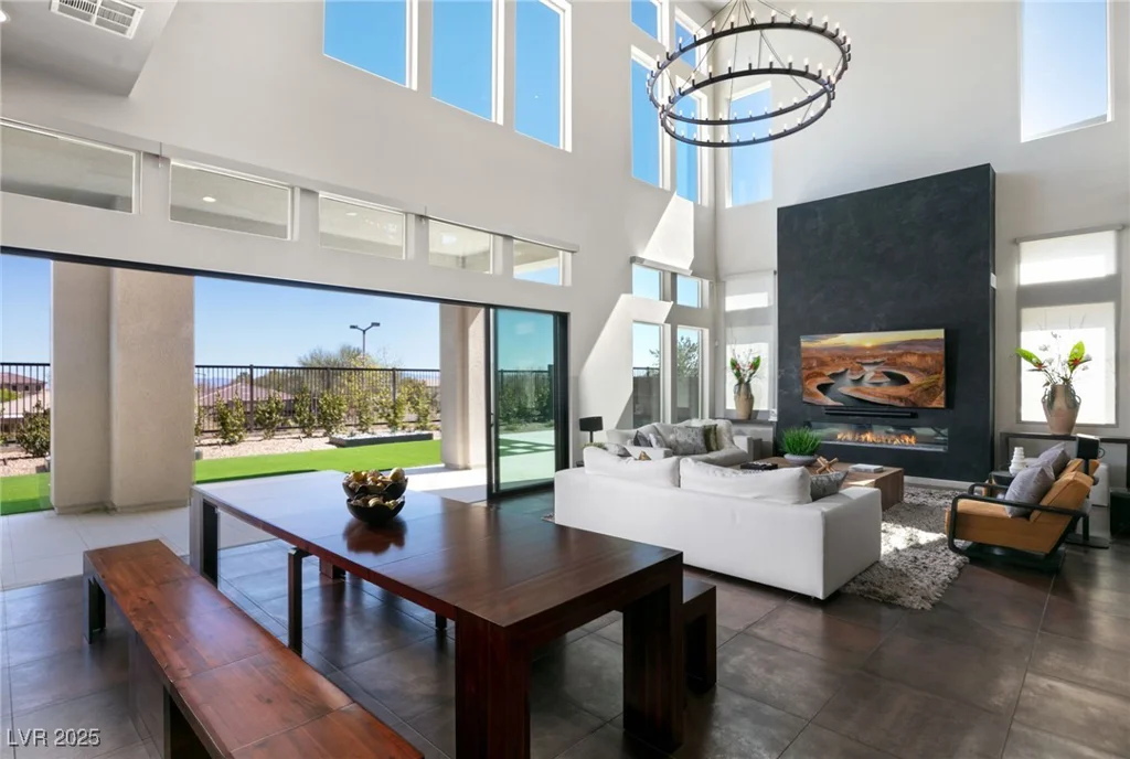10655 Patina Hills, Las Vegas, NV 89135