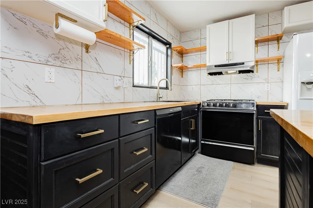 1315 Chatsworth, Las Vegas, NV 89142