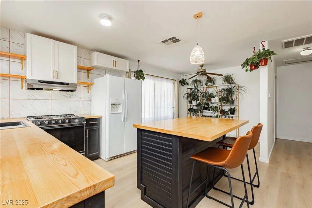 1315 Chatsworth, Las Vegas, NV 89142