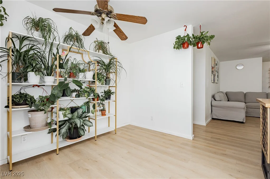 1315 Chatsworth, Las Vegas, NV 89142
