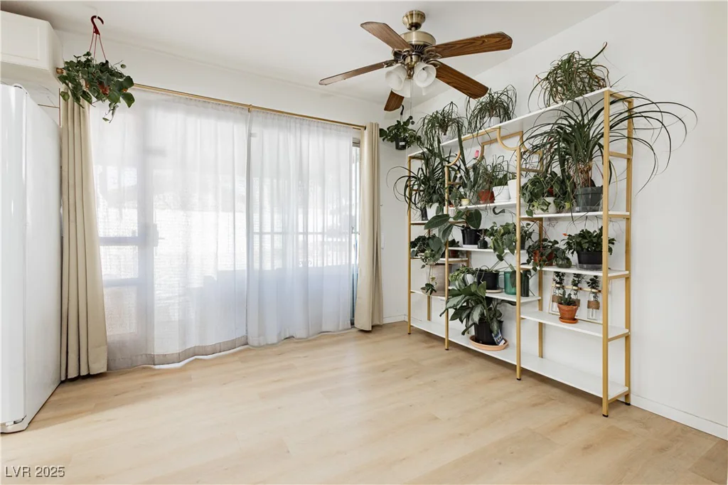 1315 Chatsworth, Las Vegas, NV 89142