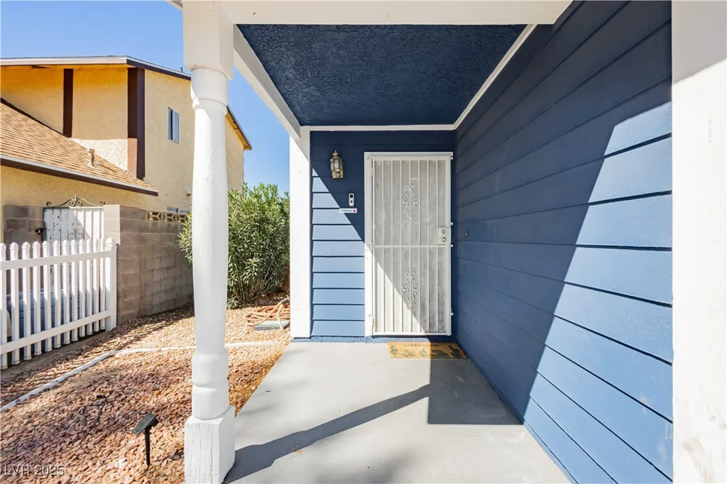 1315 Chatsworth, Las Vegas, NV 89142