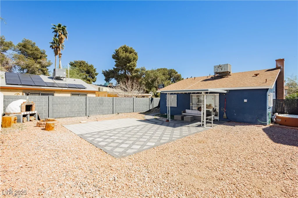 1315 Chatsworth, Las Vegas, NV 89142