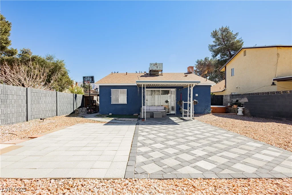1315 Chatsworth, Las Vegas, NV 89142