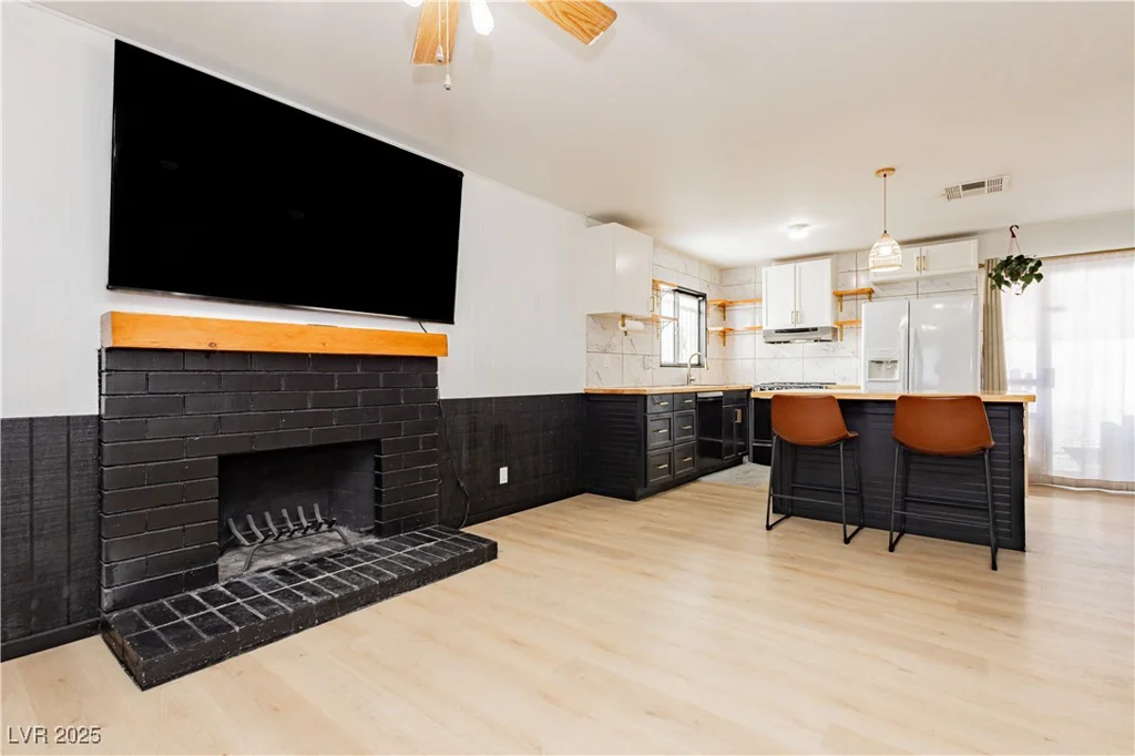1315 Chatsworth, Las Vegas, NV 89142