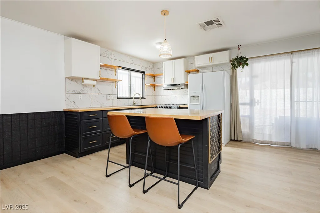1315 Chatsworth, Las Vegas, NV 89142