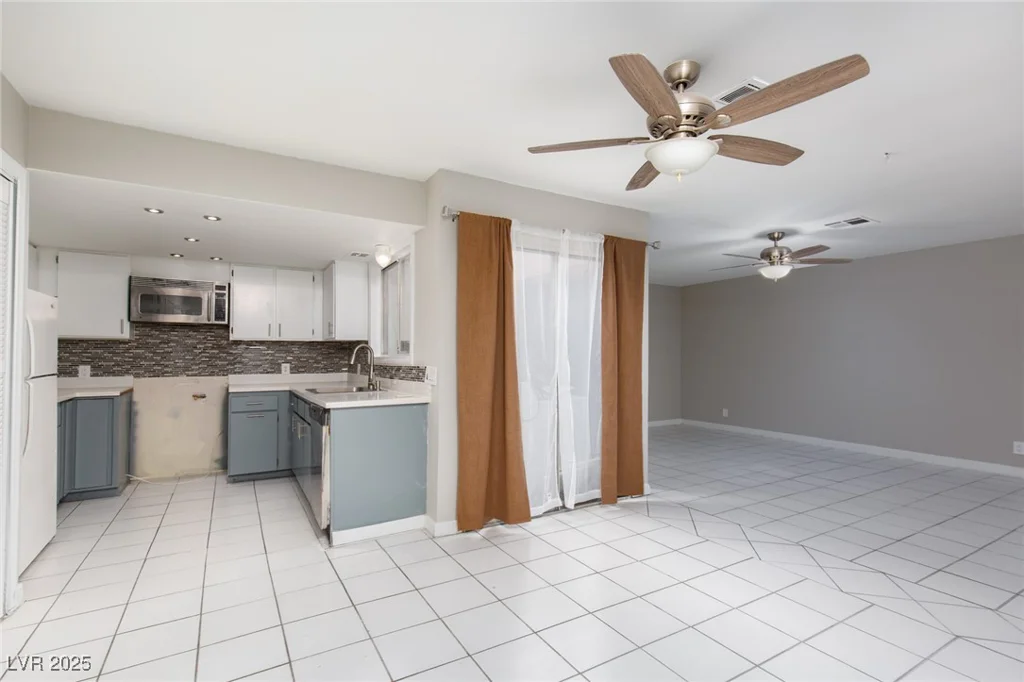 257 Lamb, Las Vegas, NV 89110