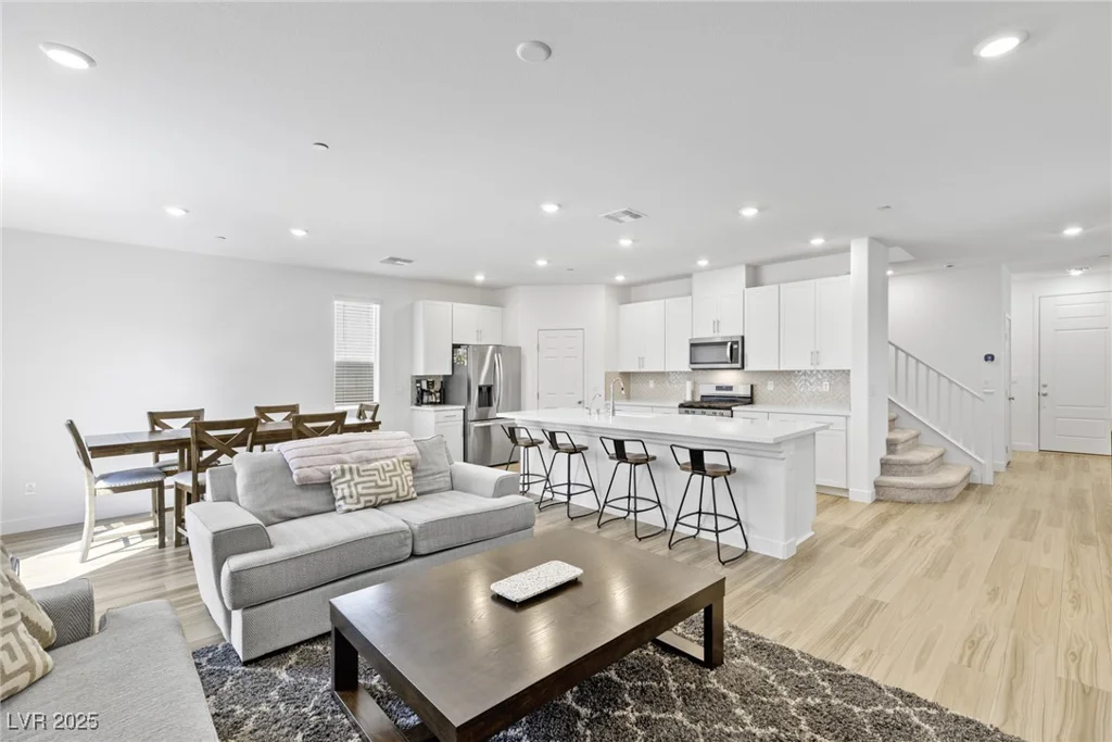 10165 Canyon Mantle, Las Vegas, NV 89166