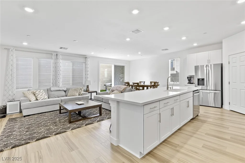 10165 Canyon Mantle, Las Vegas, NV 89166